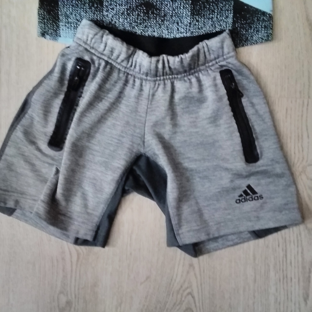 Adidas original Climat control T-Shirt and Shorts for 6-8 yrs boy - Picture 5 of 5